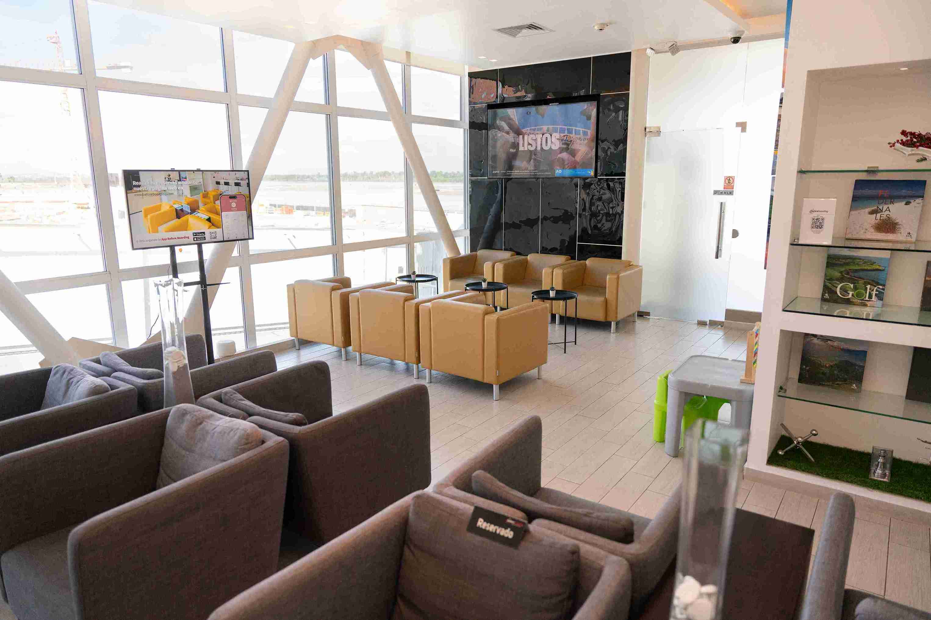 Zafiro business lounge at Cibao International Airport (STI)