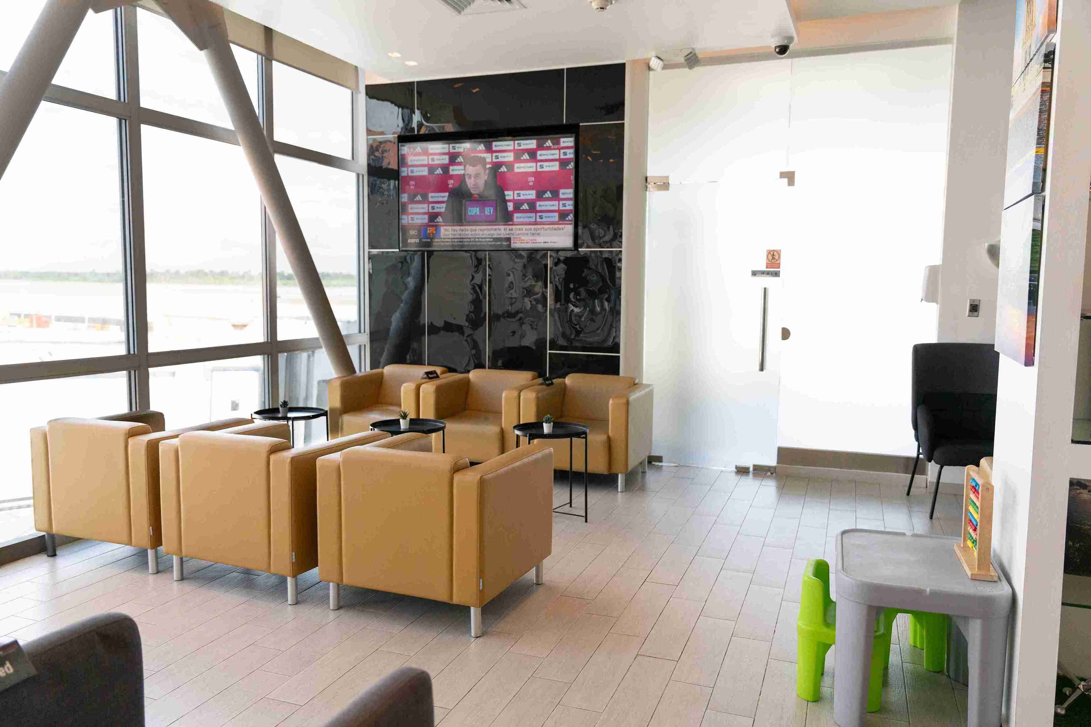 Zafiro business lounge at Cibao International Airport (STI)