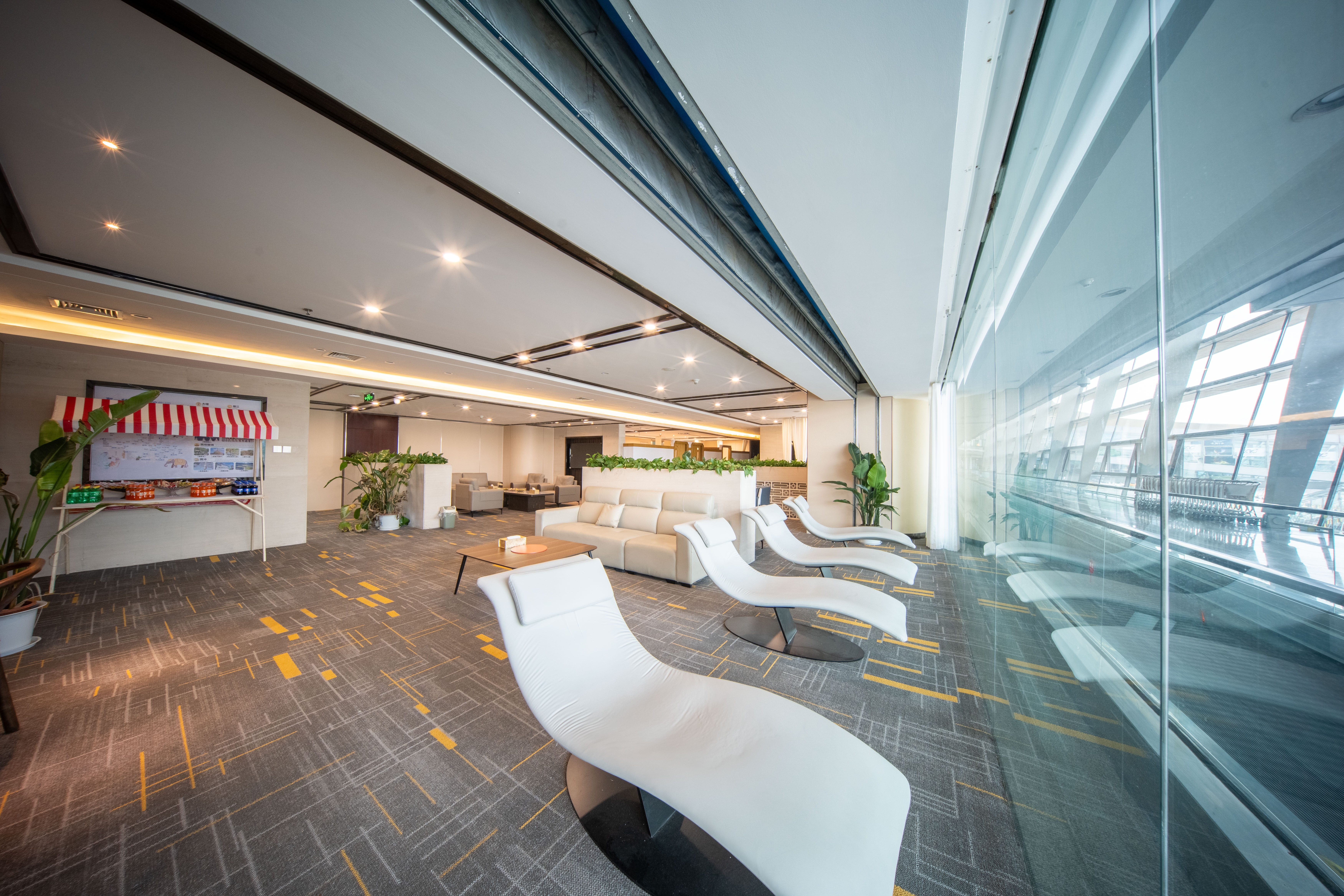 机场旅客服务驿站-月泊厅 business lounge at Kunming Changshui International Airport (KMG)