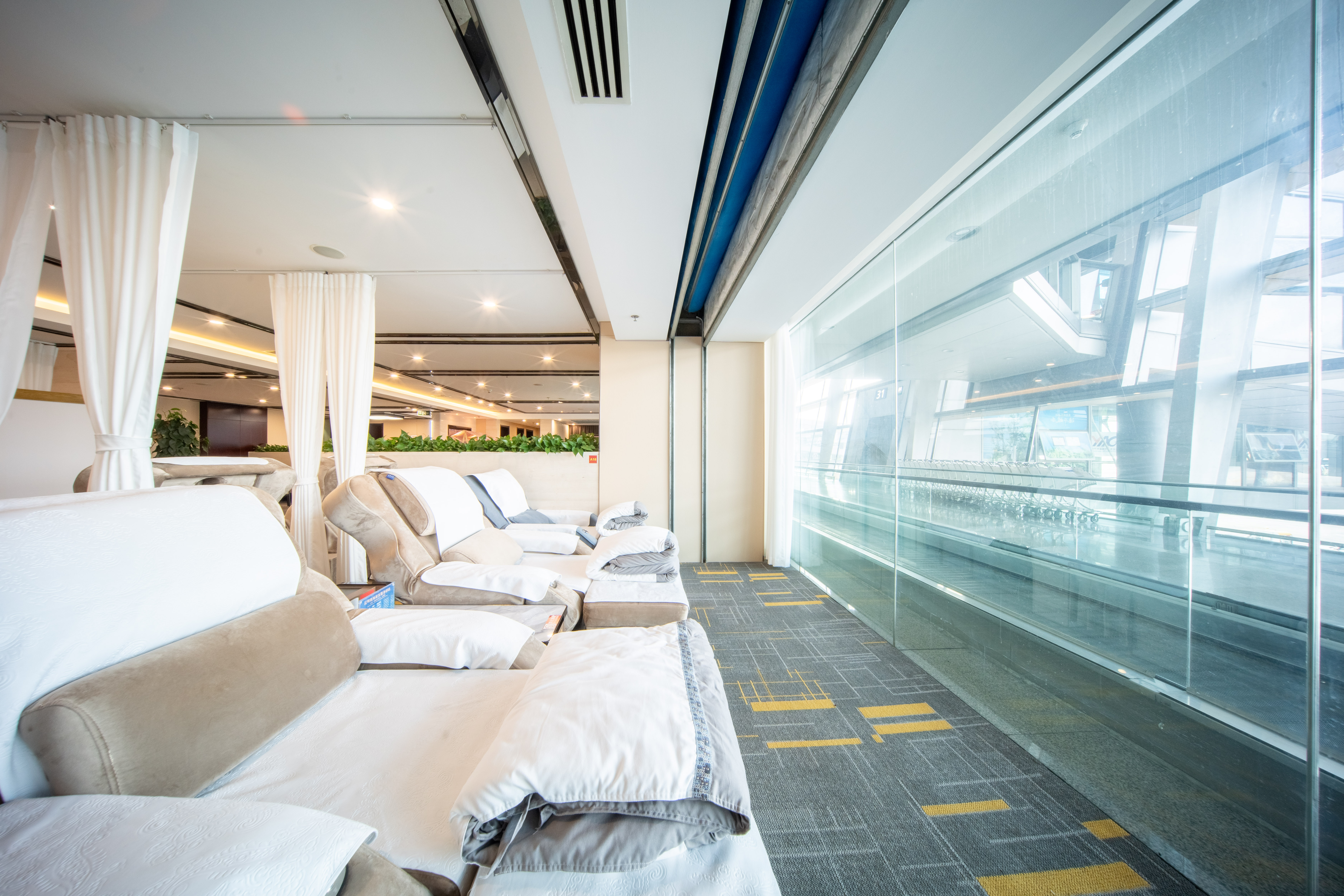 机场旅客服务驿站-雪麓厅 business lounge at Kunming Changshui International Airport (KMG)