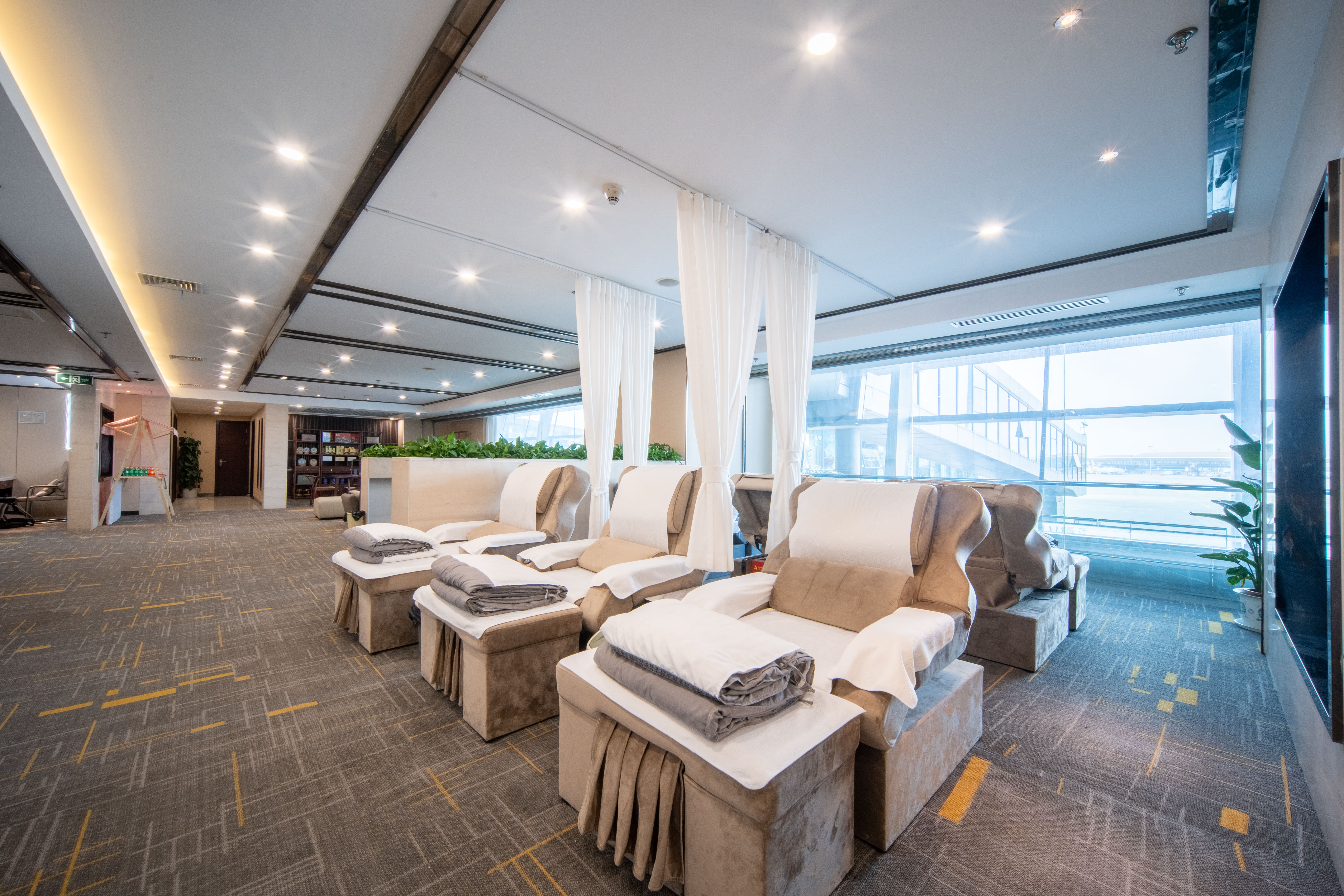 机场旅客服务驿站-雪麓厅 business lounge at Kunming Changshui International Airport (KMG)