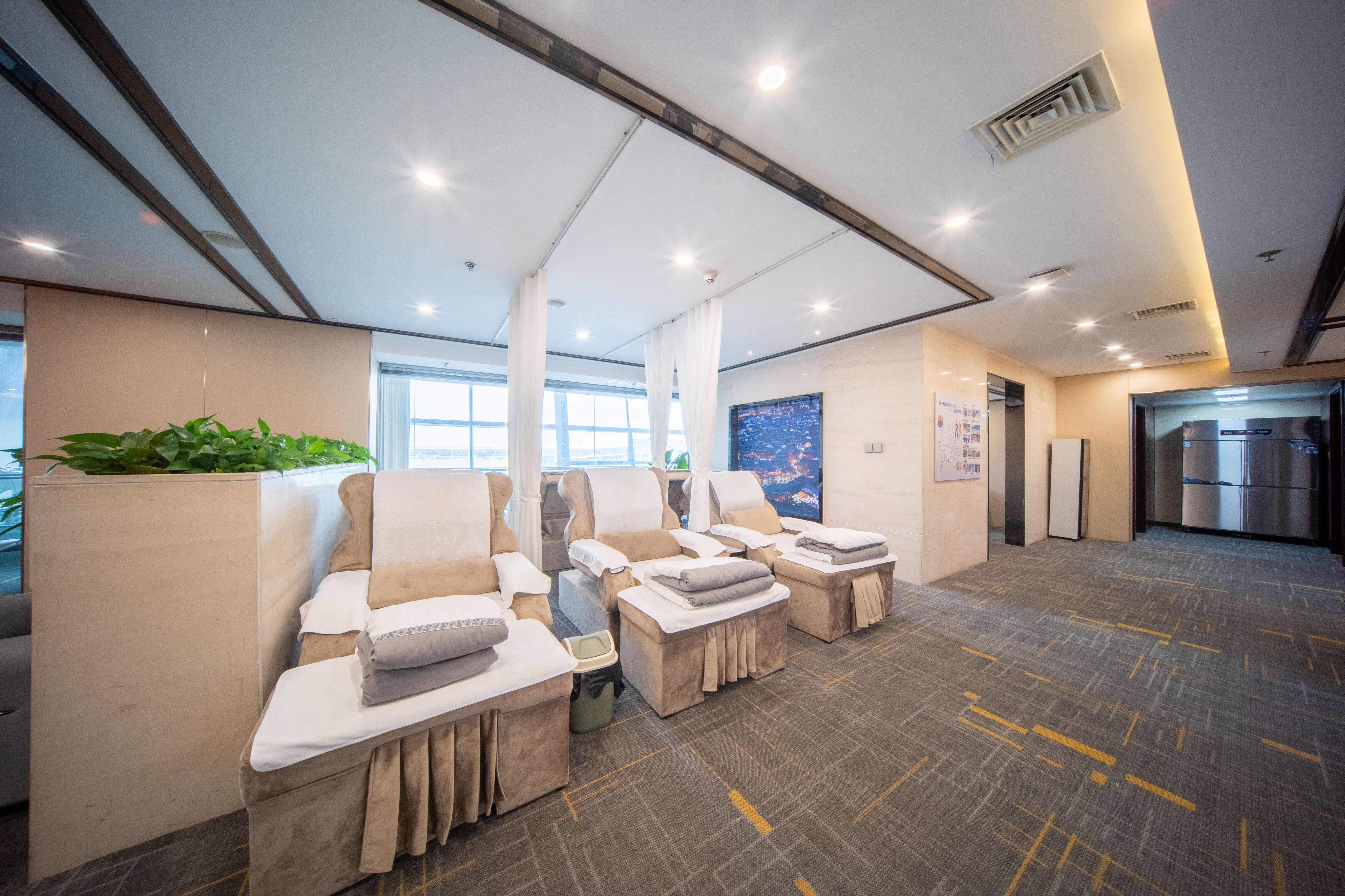 机场旅客服务驿站-雪麓厅 business lounge at Kunming Changshui International Airport (KMG)