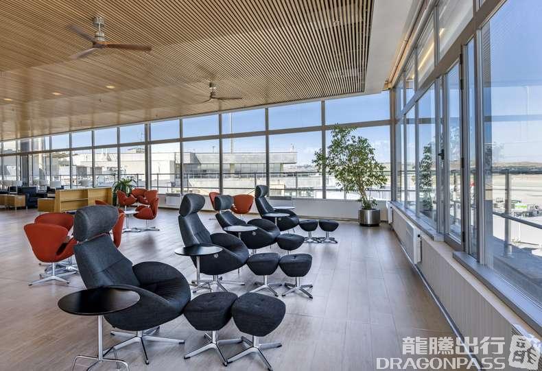 Sala VIP Cibeles business lounge at Adolfo Suarez Madrid-Barajas Airport (MAD)