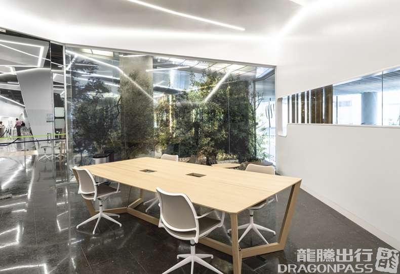 Sala VIP Valldemossa business lounge at Palma de Mallorca Airport (PMI)