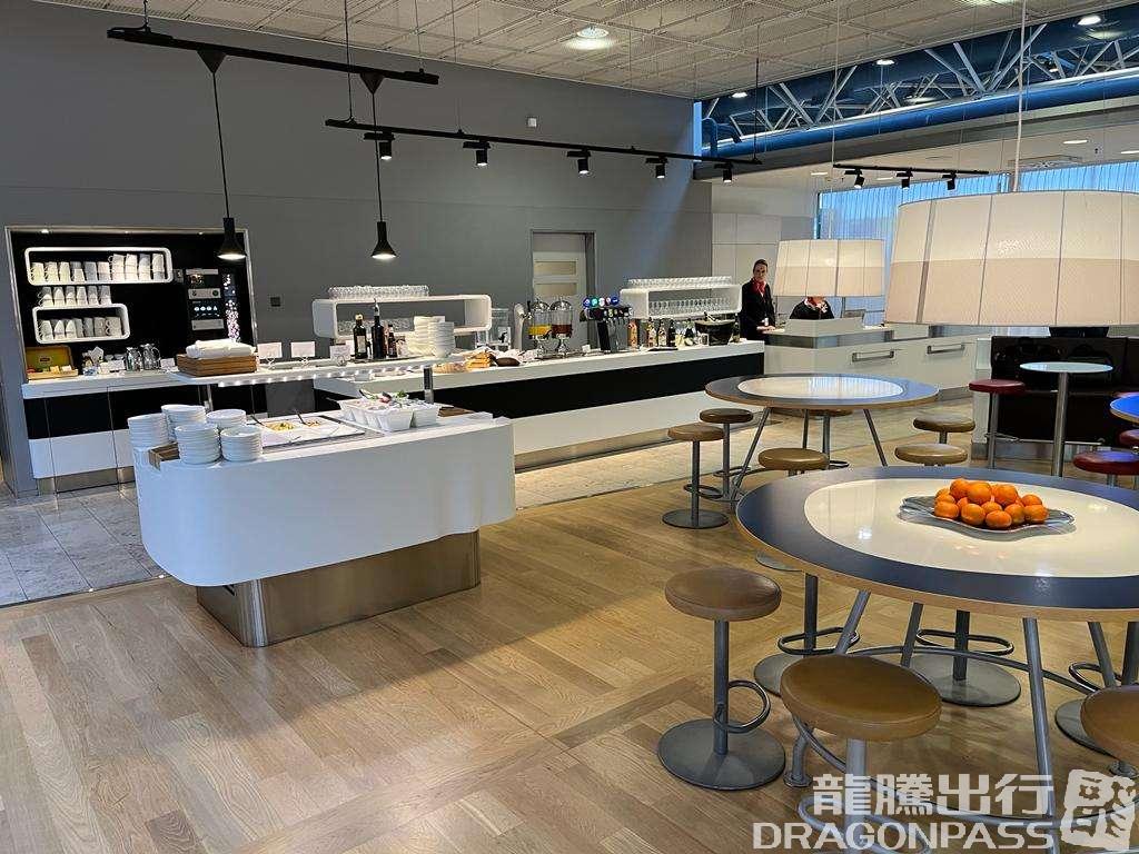 Aspire Lounge (Gate 13) business lounge at Helsinki-Vantaa Airport (HEL)