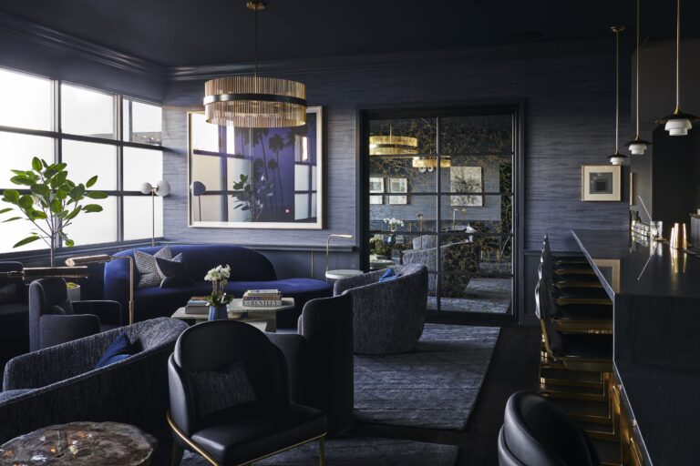 The Salon Full VIP vip lounge at Los Angeles International Airport (LAX)