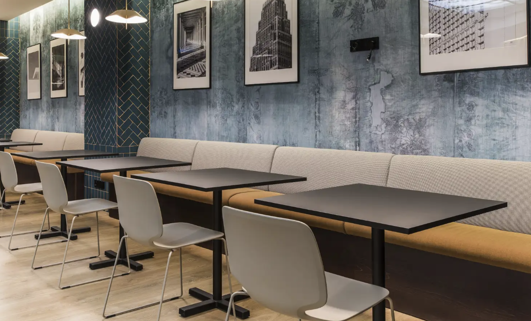 Meet & Greet Exclusive Terminal 1 vip lounge at Barcelona-El Prat Airport (BCN)