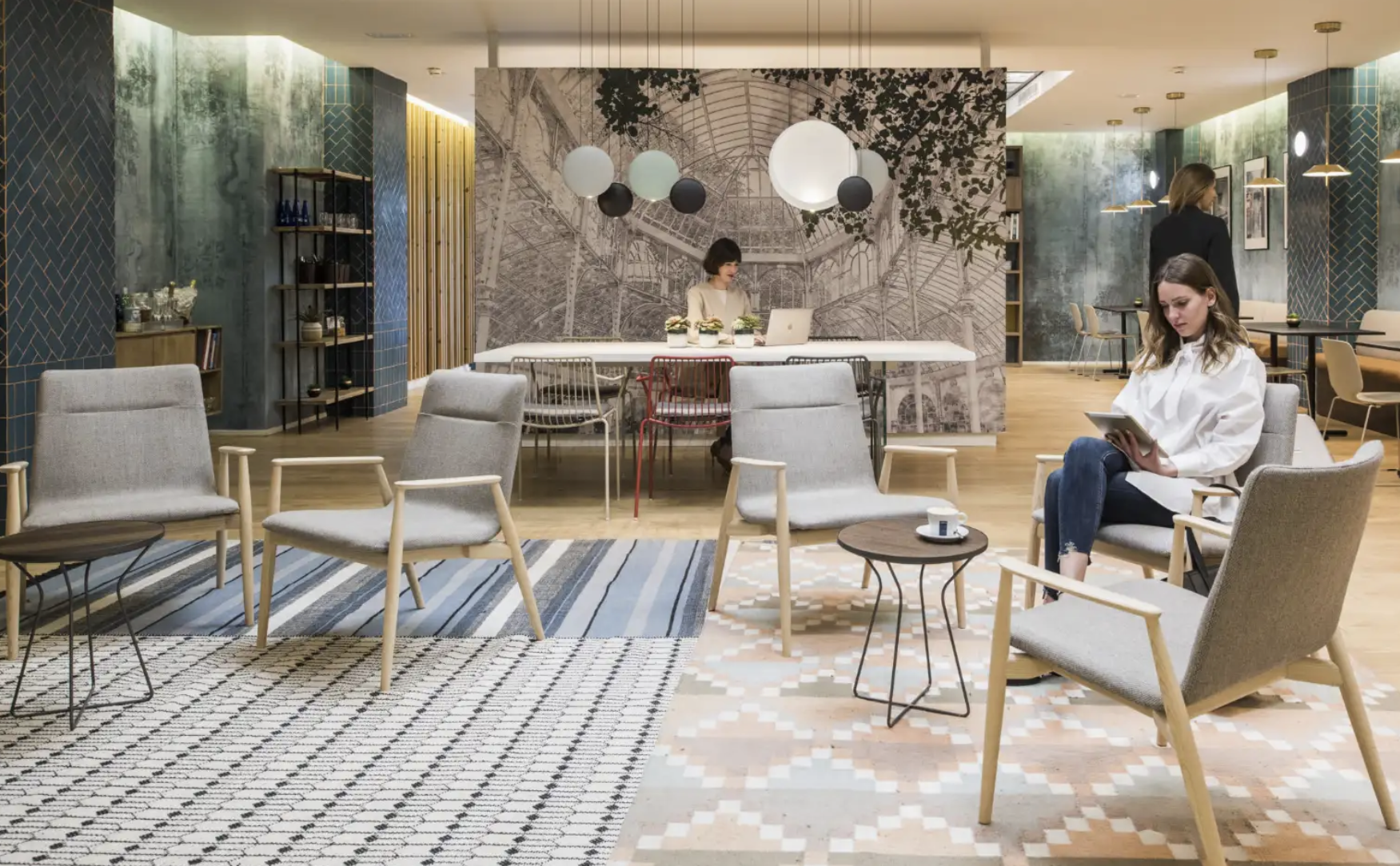 Meet & Greet Exclusive Terminal 2 vip lounge at Barcelona-El Prat Airport (BCN)