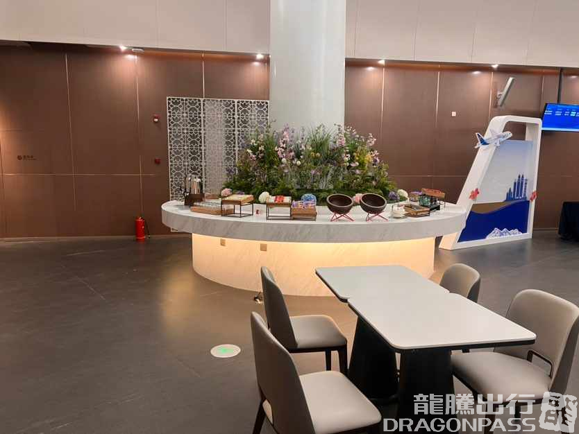China Southern Airlines Members Lounge business lounge at Urumqi Diwopu International Airport (URC)