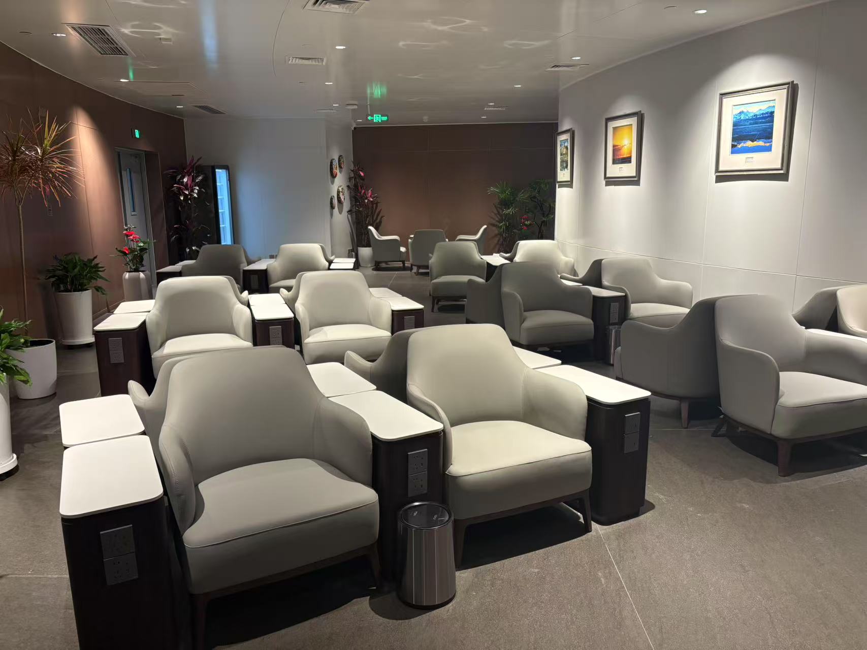 China Southern Airlines Kapok Lounge (International) business lounge at Urumqi Diwopu International Airport (URC)