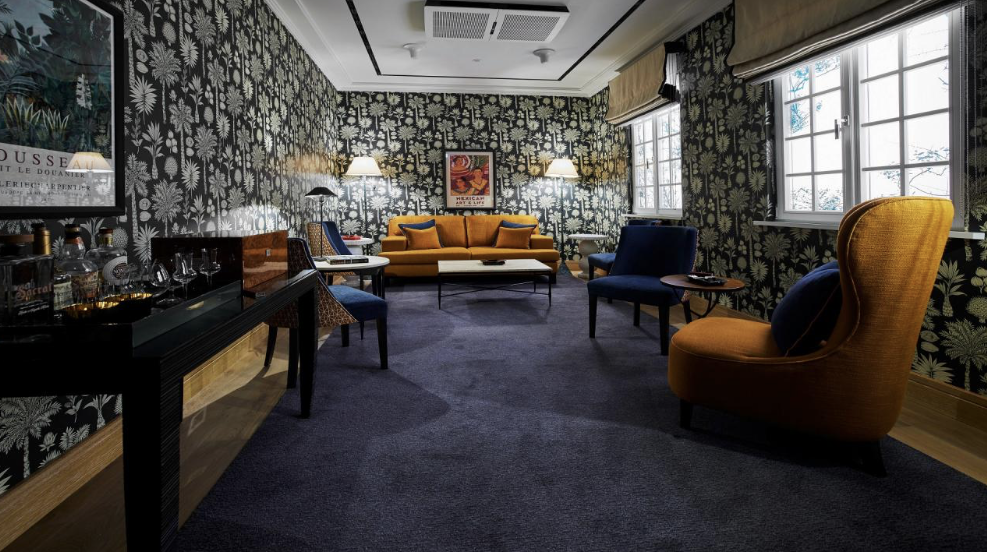 Full VIP vip lounge at Frankfurt Airport (FRA)