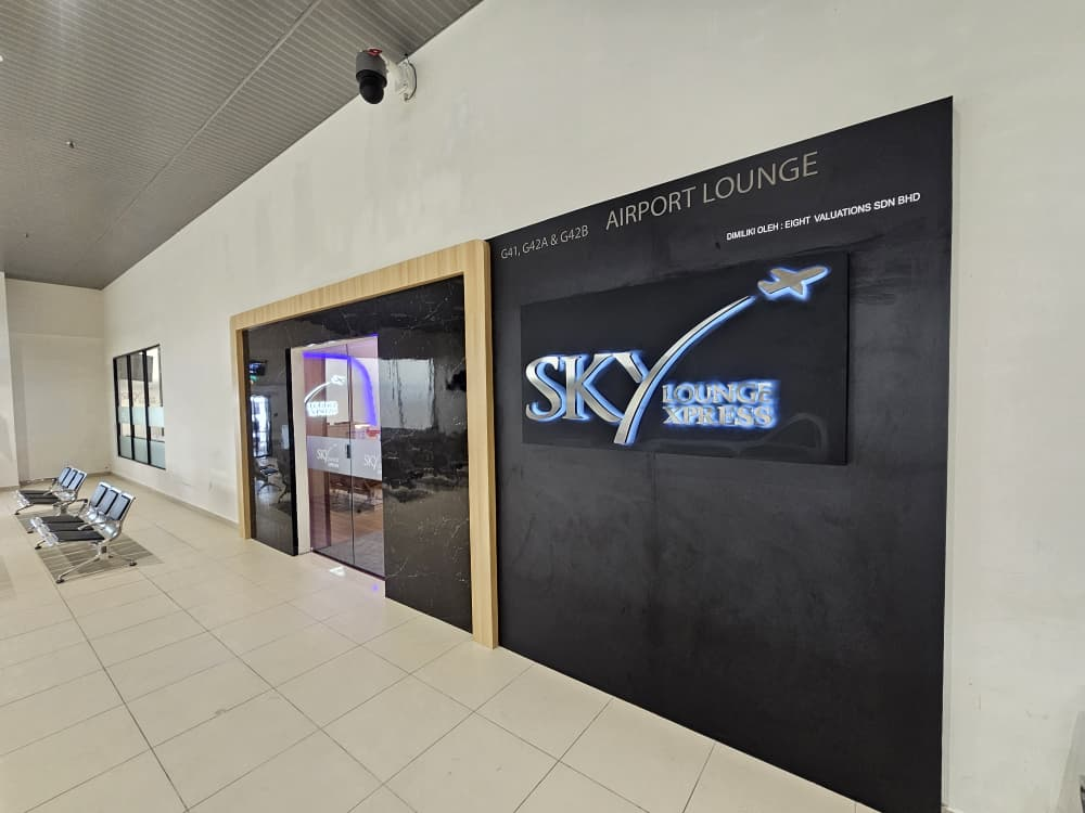 SKY LOUNGE XPRESS business lounge at Sultan Abdul Aziz Shah Airport (SZB)