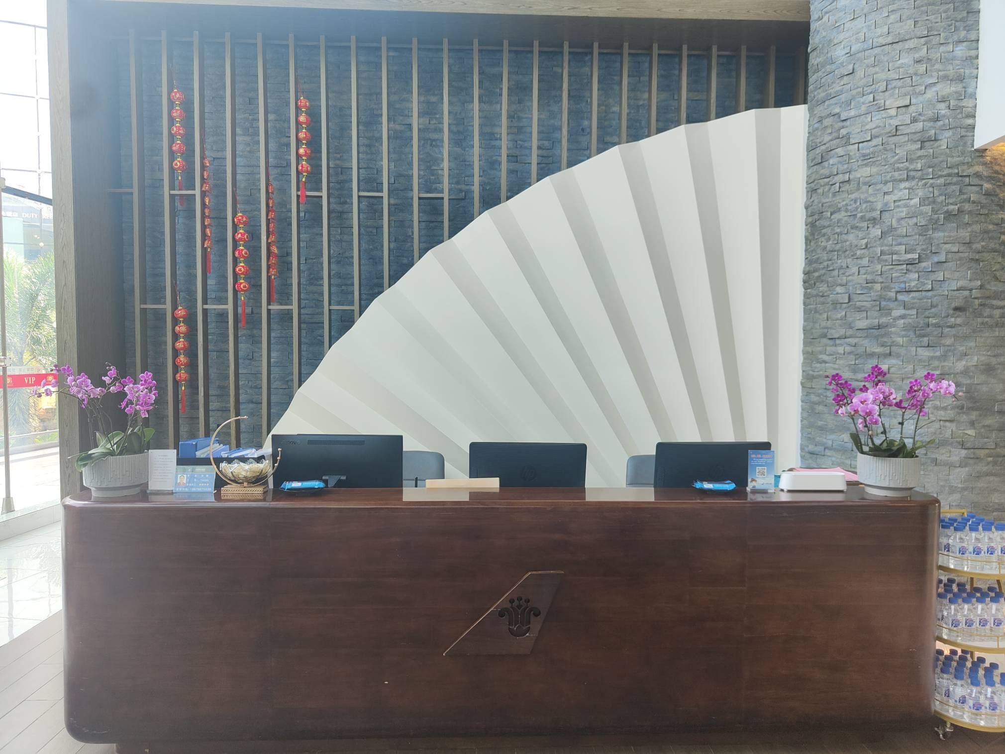 South Airlines First Class and Business Class Pearl Member Lounge (T2 Domestic) business lounge at Haikou Meilan International Airport (HAK)