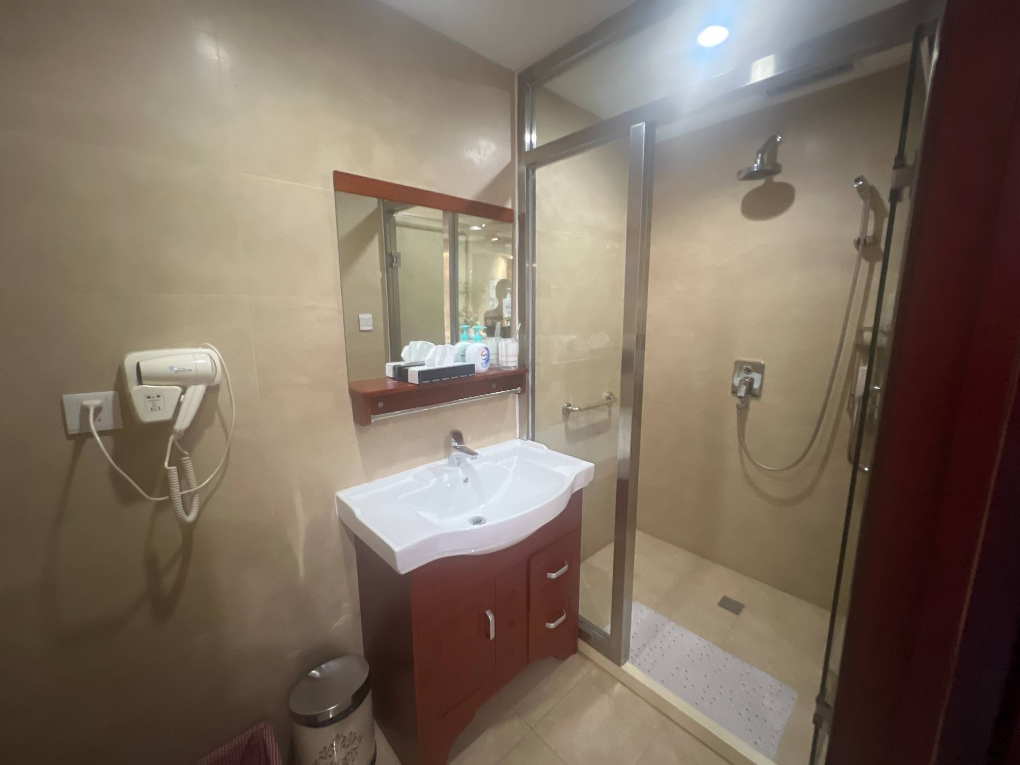 South Airlines First Class and Business Class Pearl Member Lounge (T1 International) business lounge at Dalian Zhoushuizi International Airport (DLC)