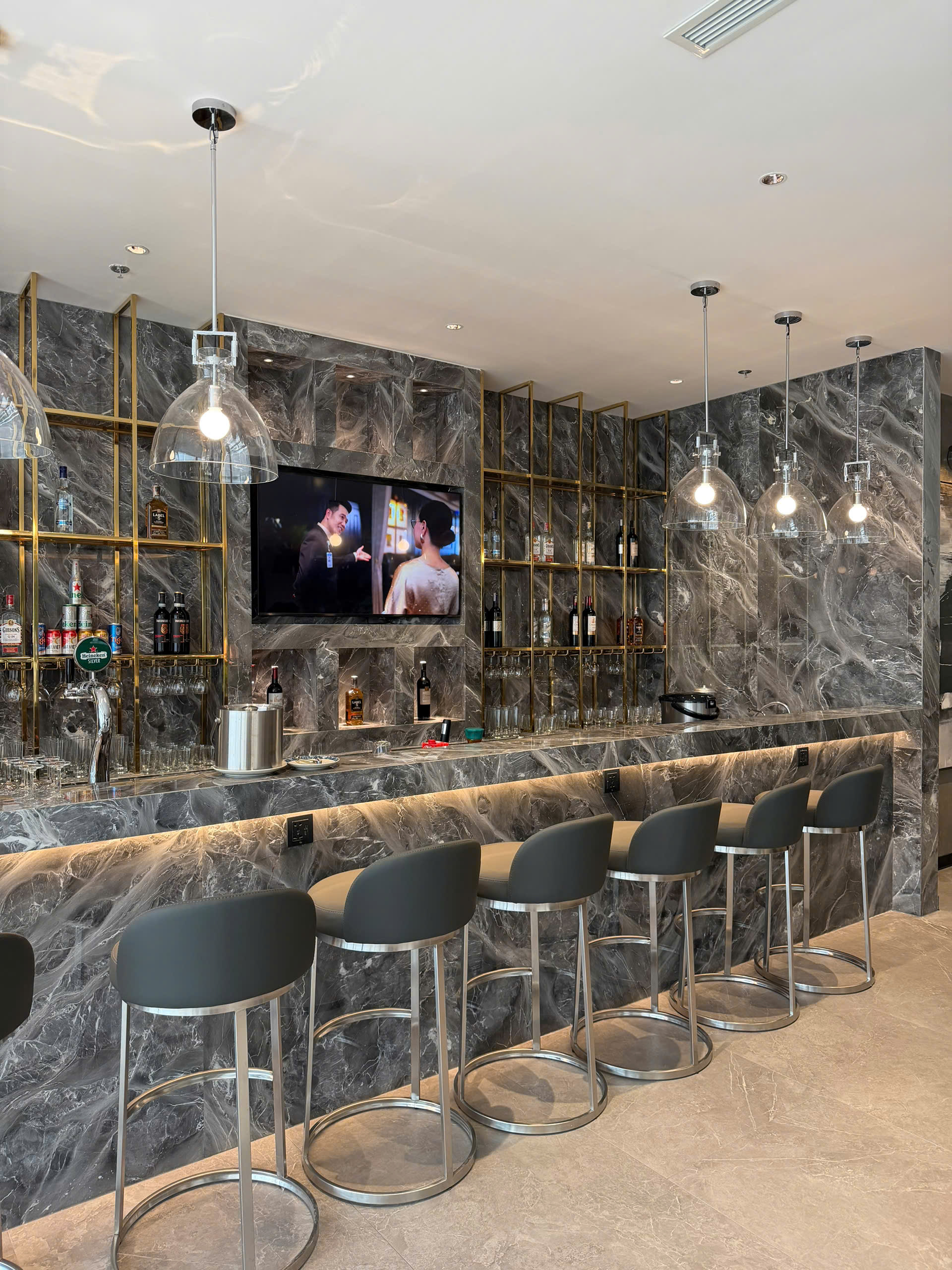 SH Premium Lounge Ha Noi 3 business lounge at Noi Bai International Airport (HAN)